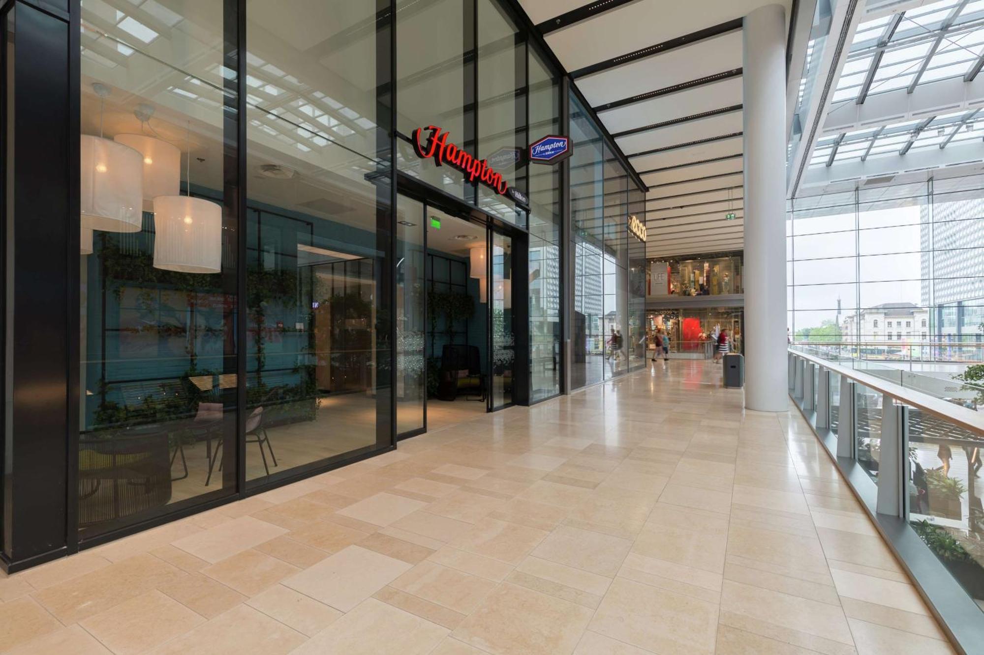 Hampton By Hilton Utrecht Centraal Station Hotel Exterior foto